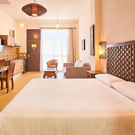 Zahara Sol Y By Qhotels *