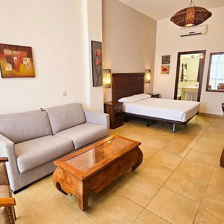 Zahara Sol Y By Qhotels *