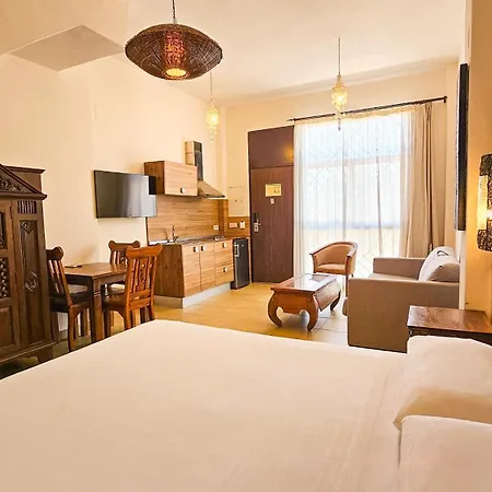 Zahara Sol Y By Qhotels *