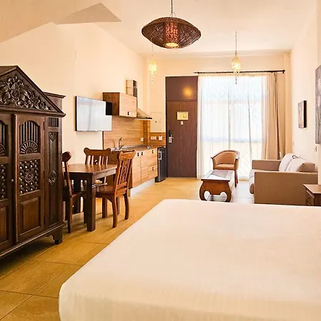 Zahara Sol Y By Qhotels